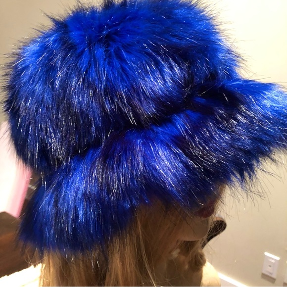 SOLD Mod Bucket Hat - Picture 5 of 5